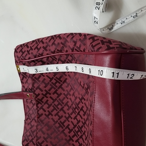 Tommy Hilfiger Tote - Picture 9 of 9